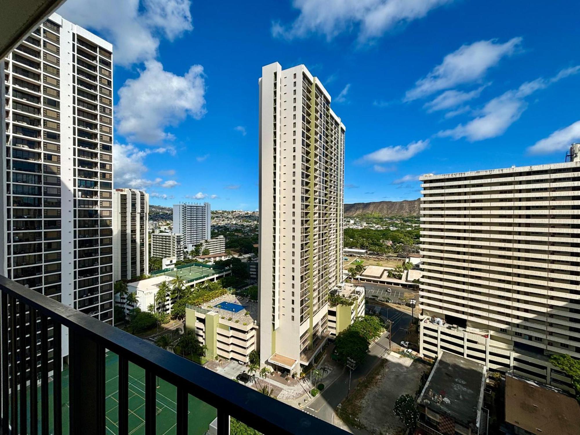 Вилла Welcoming Waikiki Banyan Гонолулу Экстерьер фото